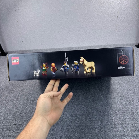 LEGO Ideas Medieval Blacksmith Set 21325 Building Toy 2164 Pcs 18+ Retired - Picture 5 of 6